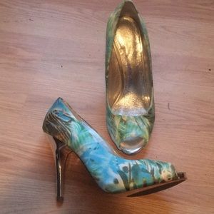 Aldo peep toe heels!